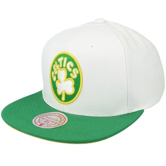 Mitchell & Ness - NBA White snapback Czapka Z Daszkiem - Boston Celtics Core Basic White/Green Snapback @ Hatstore