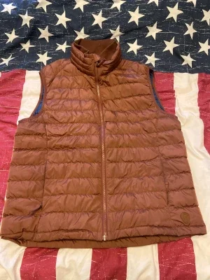 Brun quiltad dunväst Dressmann XL