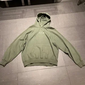 Grön hoodie från POLAR
