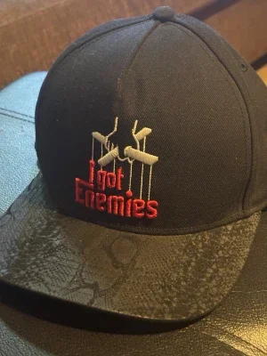 Svart snapback från Cayler & Sons
