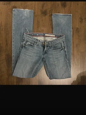Bootcut jeans från DKNY Jeans