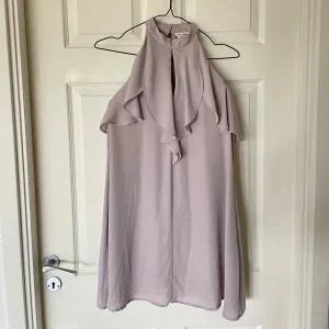 Ljuslila klänning från Miss Selfridge