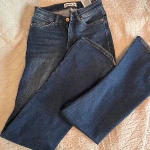 Snygga only jeans