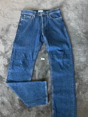 Blå raka jeans från Jack and Jones