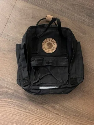 Svart Mini Kånken ryggsäck Fjällräven