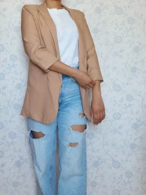 Beige oversized kavaj med 3/4-ärm
