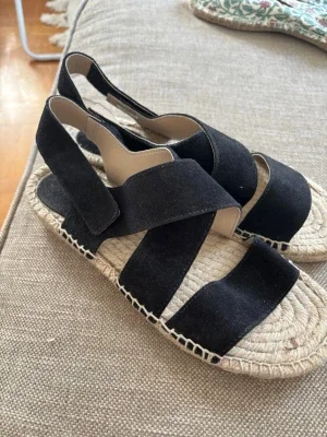 Svarta espadrillos