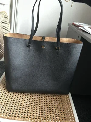 Svart väska från Ralph Lauren