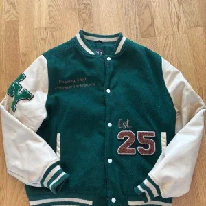 Zara Varsity jacka