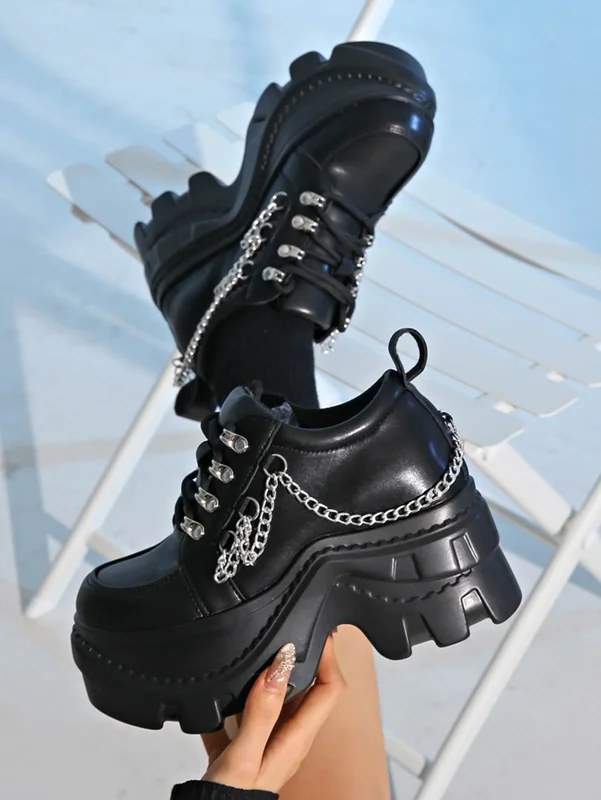 AliExpress - Gothic Punk Chunky Sneakers für Frauen Schwarz Kette Dekor Plattform Sport Schuhe Frau Dicke Sohle Rutschfeste Punk Sneakers Plus Größe