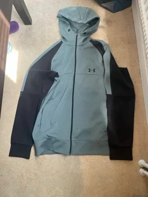 Under Armour hoodie Grön (Sälsynt)