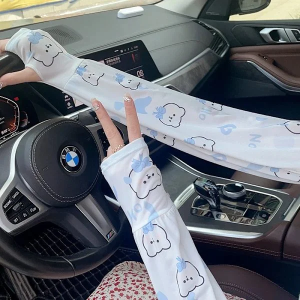 Ice Silk Sleeves for Women, Sun Protection, Thin Summer, Cycling, UV Protection, Elastic, Loose, Cute, Hand and Arm Sleeves for Men Bow Tie Bear