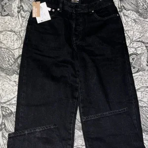 Svarta jeans från nlyman