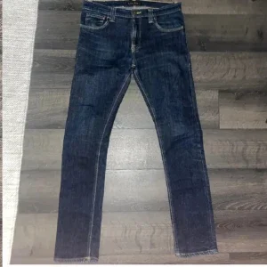 Mörkblå jeans från Nudie Jeans