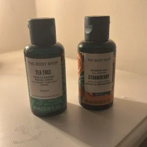 The Body Shop Tea Tree & Strawberry duo