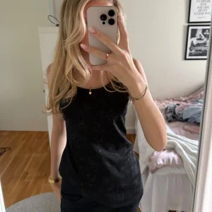 Svart linnetopp från H&M