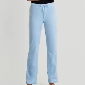 Blåa velour byxor