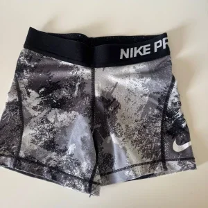Nike Pro Dri-FIT träningstights shorts barn