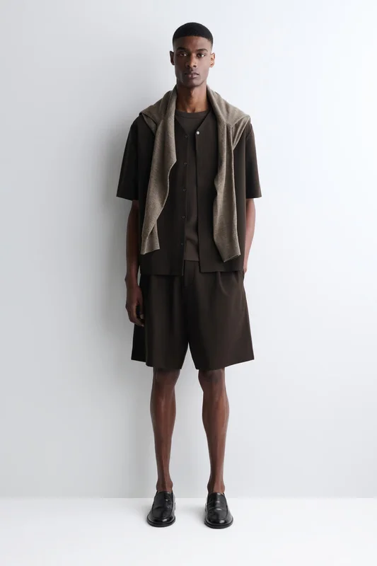 COS Men's Shorts I Milanostickad Jersey in Brun