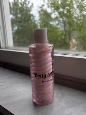 Body lotion Strawberry rosa spiral